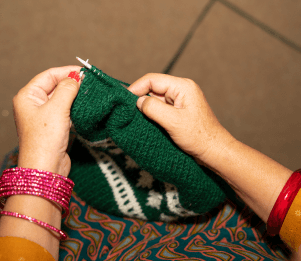 Knitting pashmina sweater