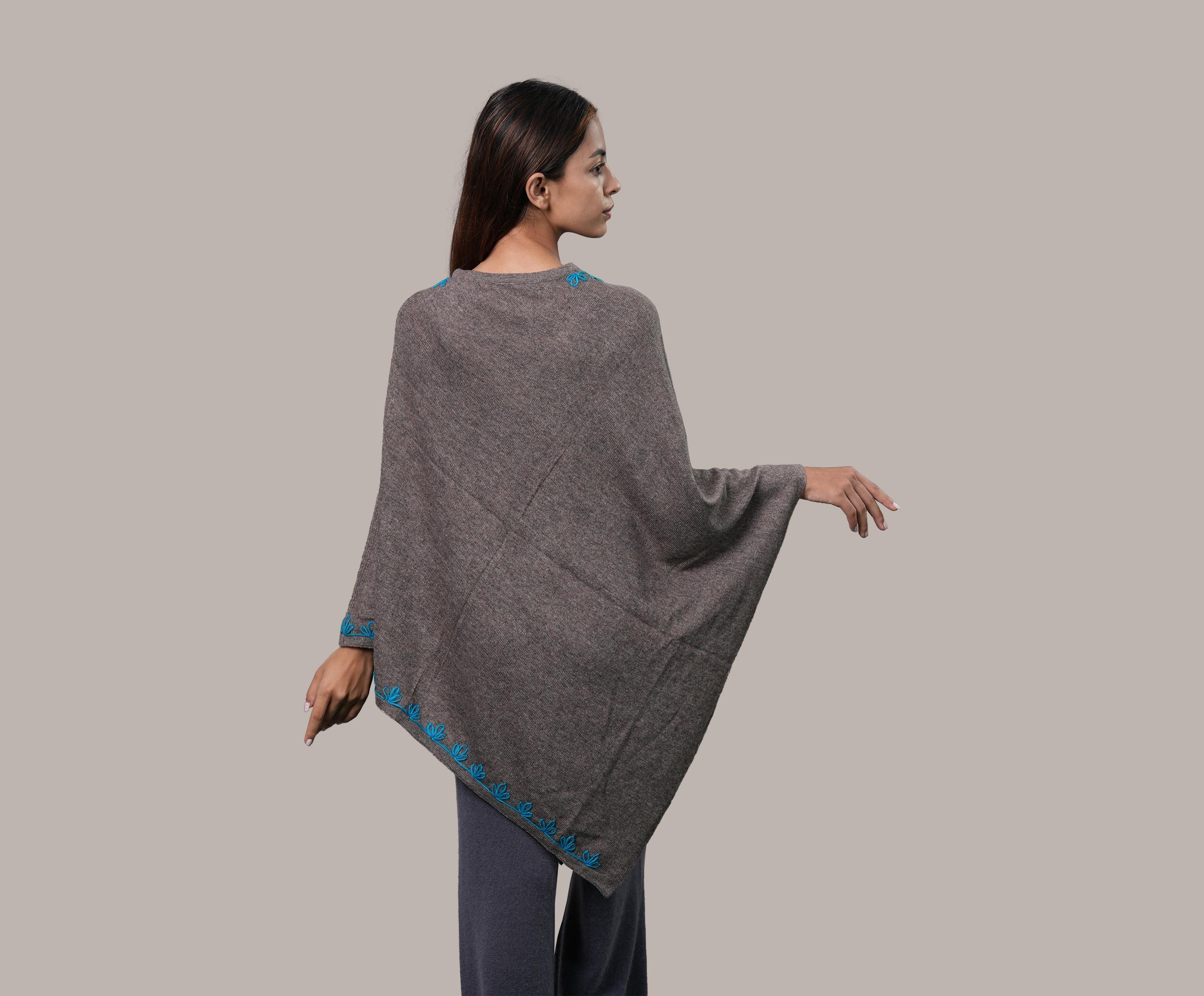 Cashmere Side Work Flower Poncho