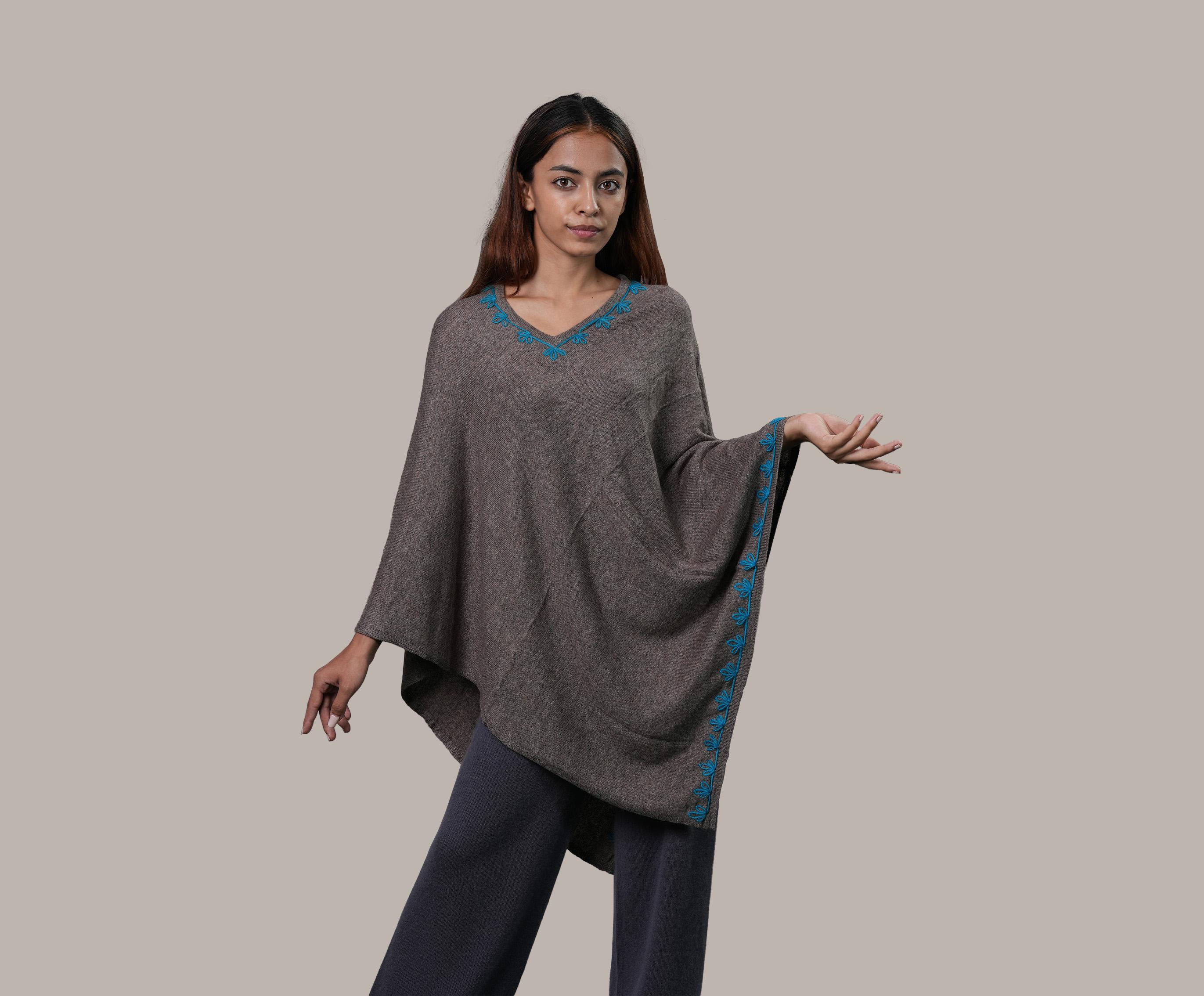 Cashmere Side Work Flower Poncho