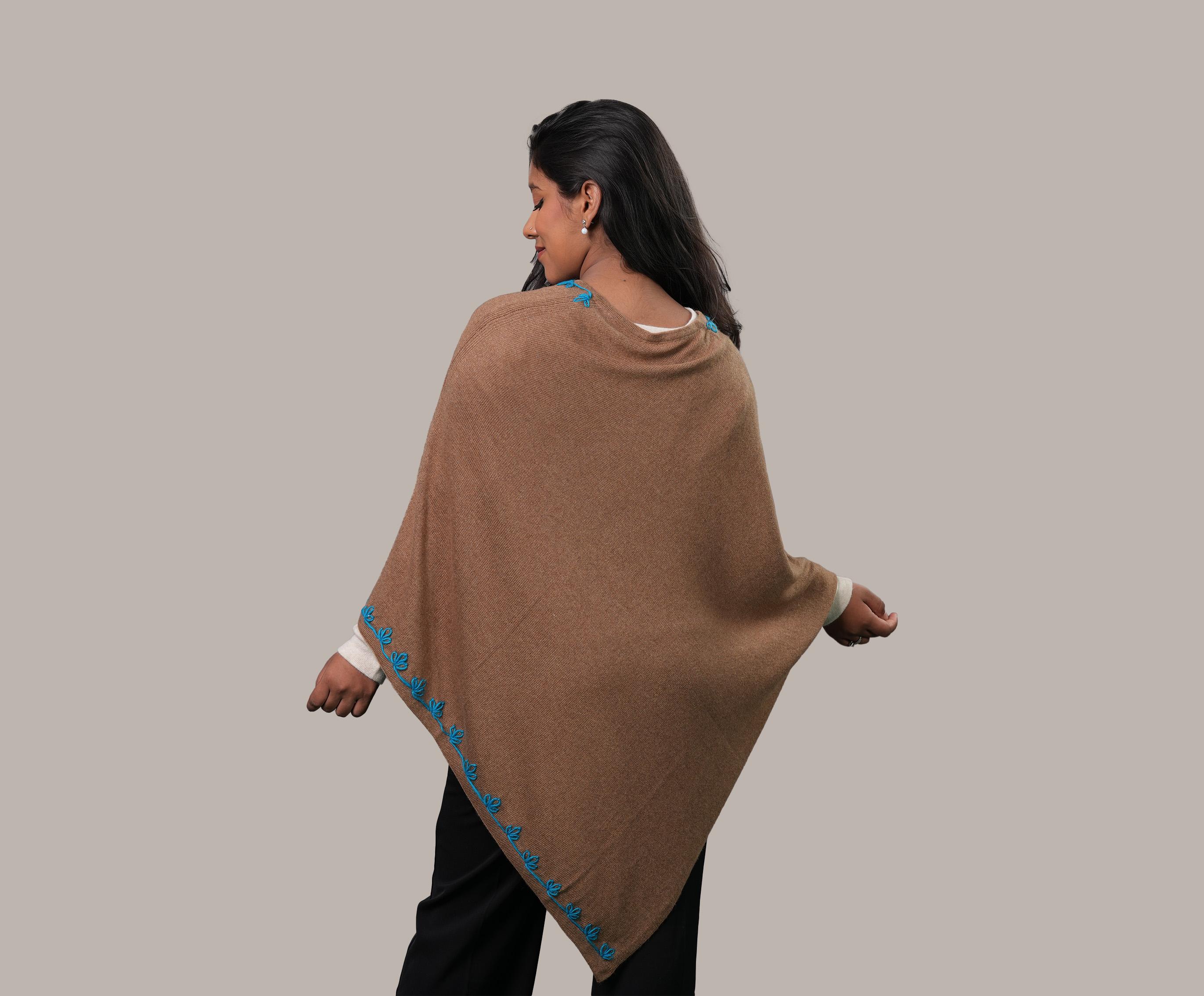 Cashmere Side Work Flower Poncho