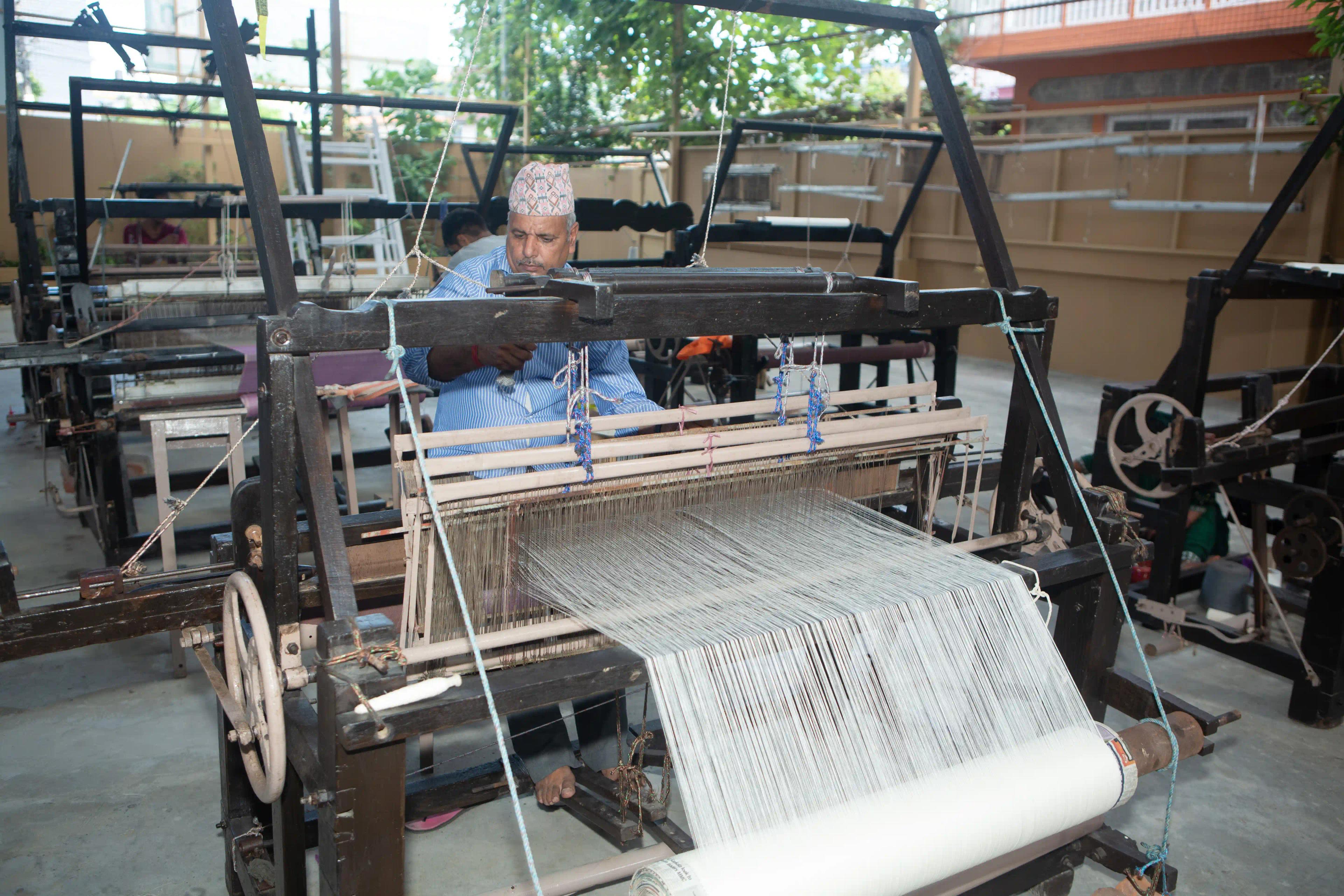 Handmade vs Machine-Made Cashmere & Woolen Clothing